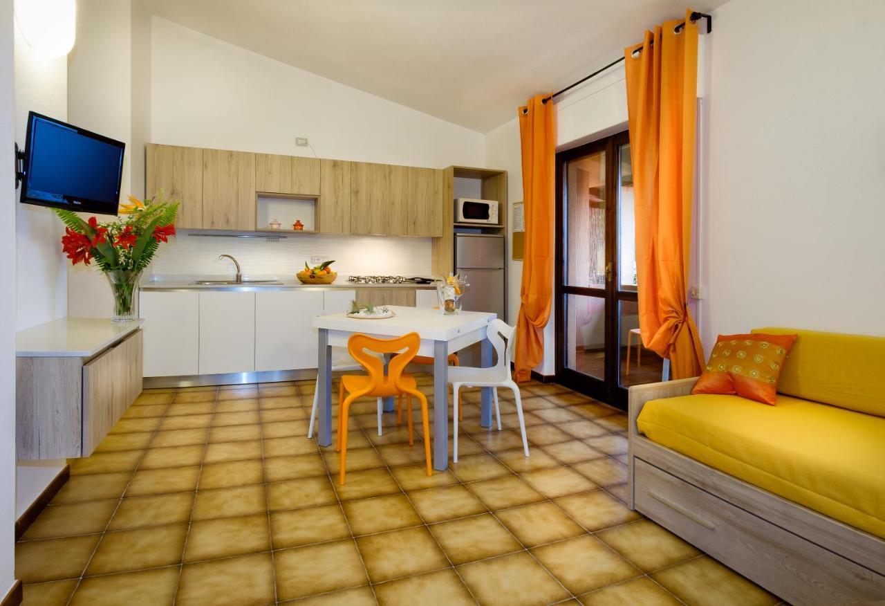 Residence Appartamenti Caffarena Арбатакс Екстер'єр фото