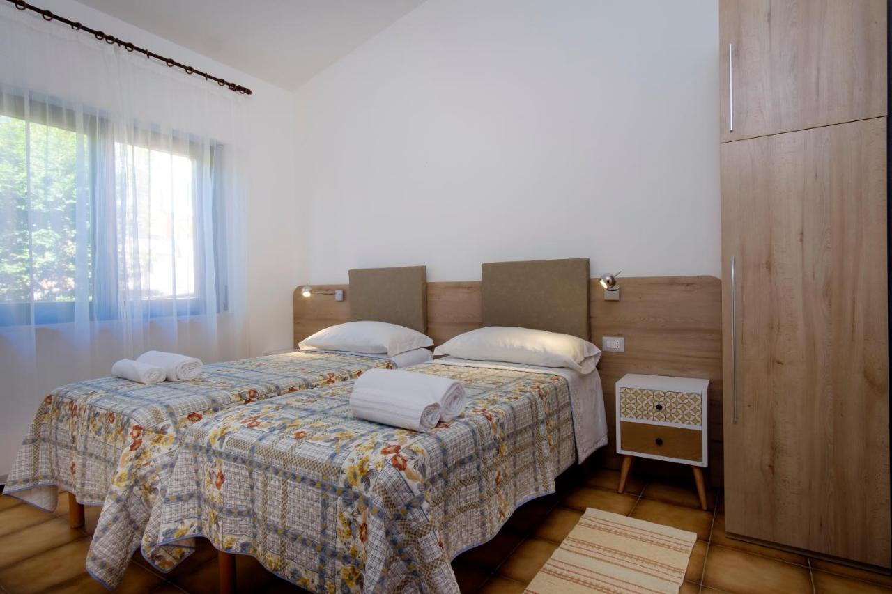 Residence Appartamenti Caffarena Арбатакс Екстер'єр фото